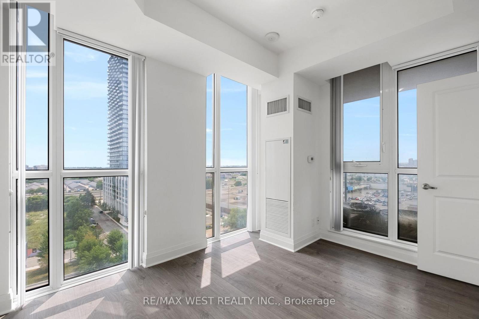 907 - 15 Zorra Street, Toronto, Ontario  M8Z 0C1 - Photo 18 - W12465740