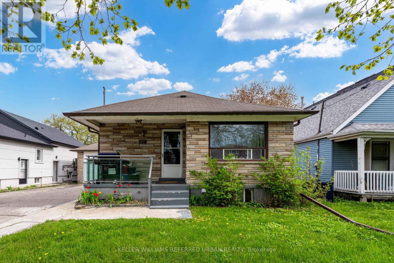 MAIN - 99 HAY AVENUE, Toronto, Ontario