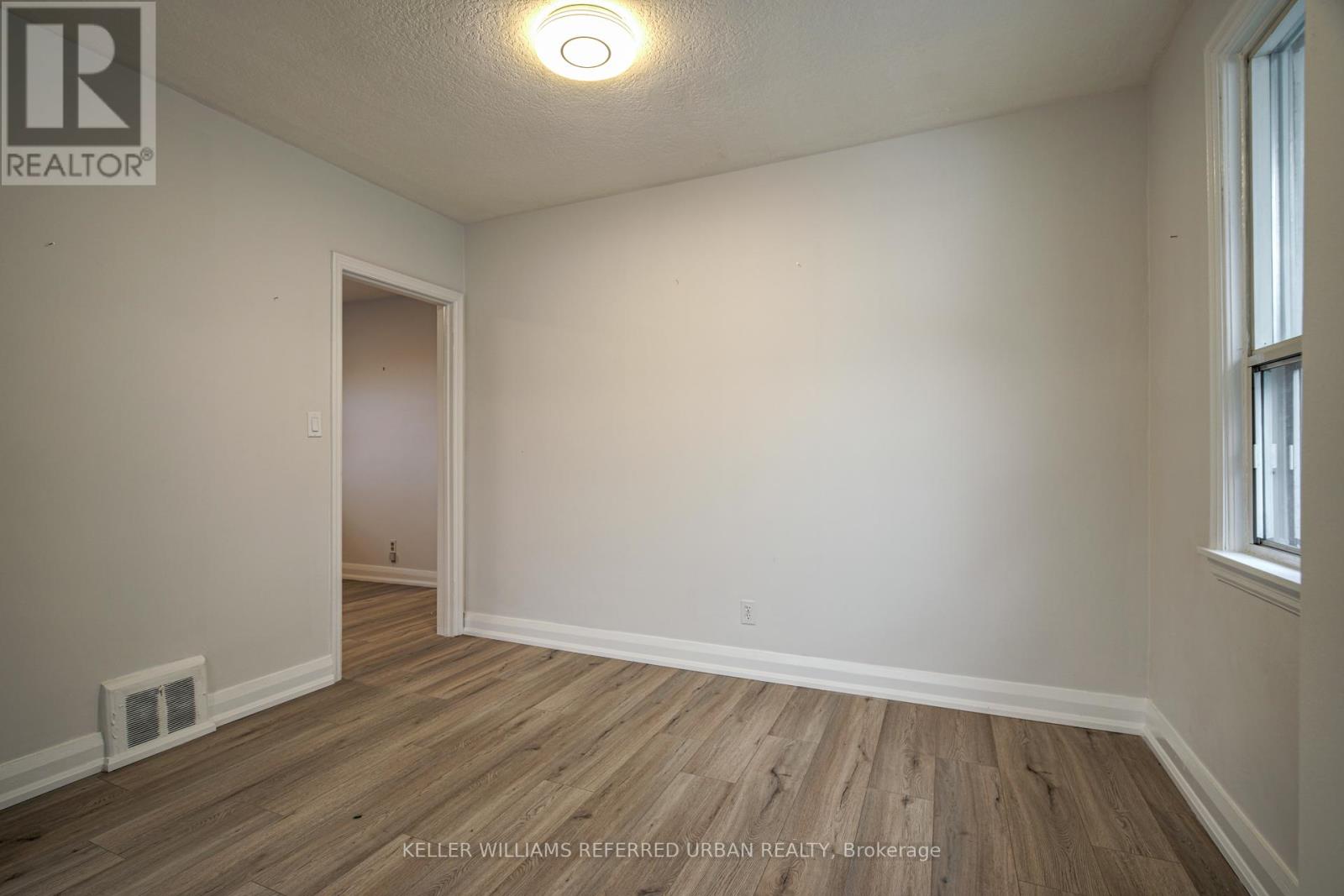 Main - 99 Hay Avenue, Toronto, Ontario  M8Z 1G3 - Photo 11 - W12465757