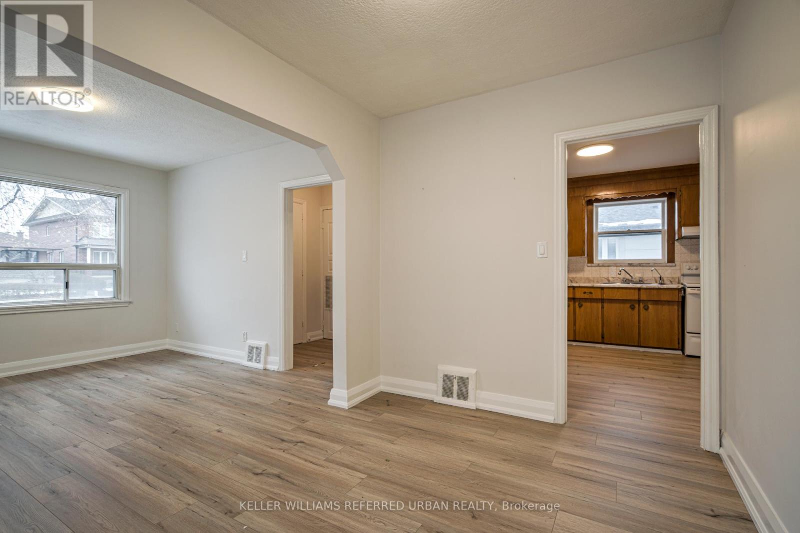 Main - 99 Hay Avenue, Toronto, Ontario  M8Z 1G3 - Photo 12 - W12465757