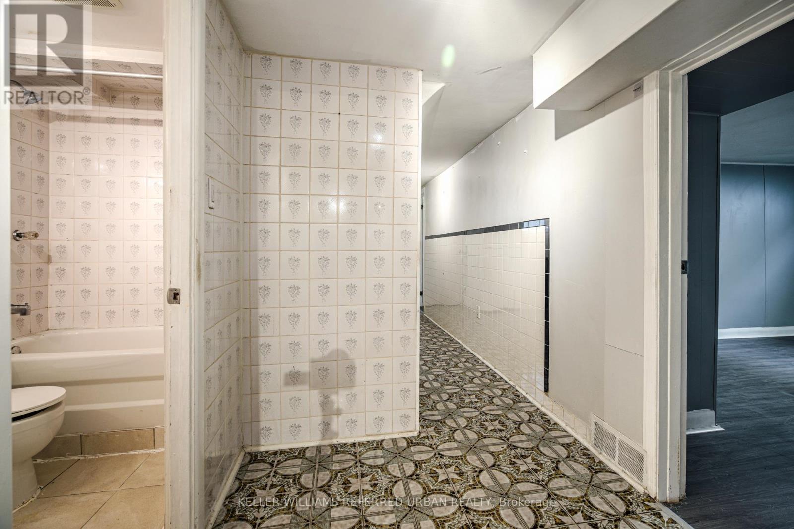 Main - 99 Hay Avenue, Toronto, Ontario  M8Z 1G3 - Photo 33 - W12465757