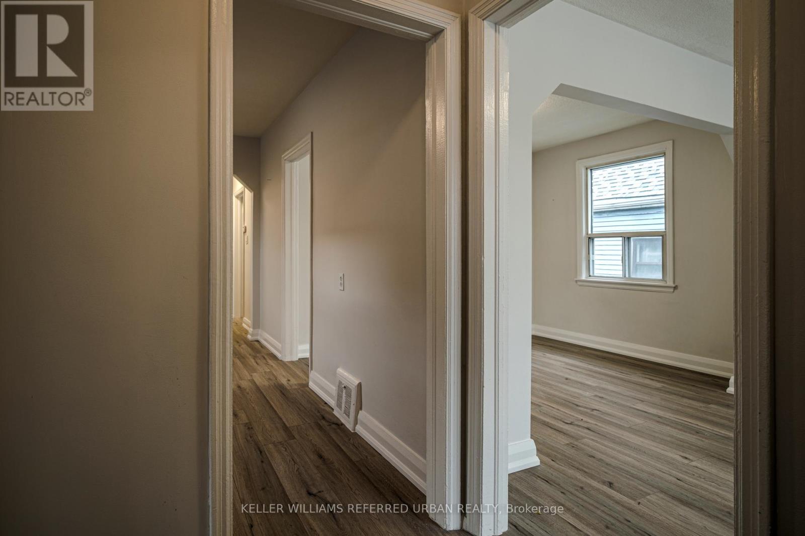 Main - 99 Hay Avenue, Toronto, Ontario  M8Z 1G3 - Photo 4 - W12465757