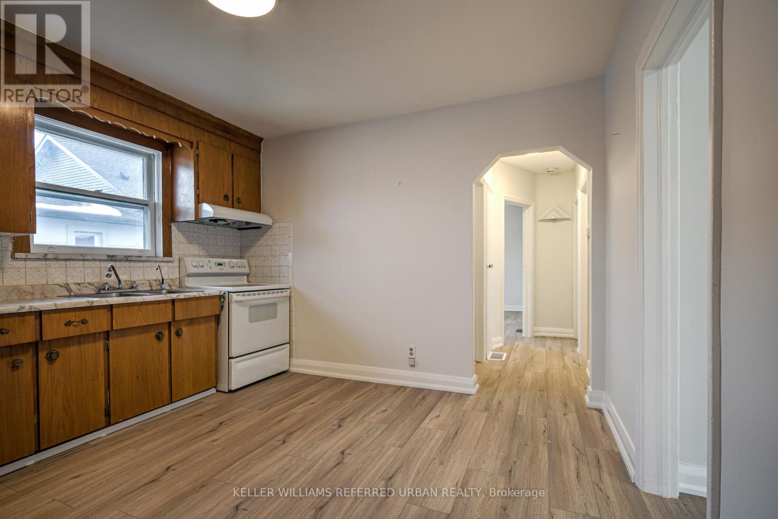 Main - 99 Hay Avenue, Toronto, Ontario  M8Z 1G3 - Photo 5 - W12465757