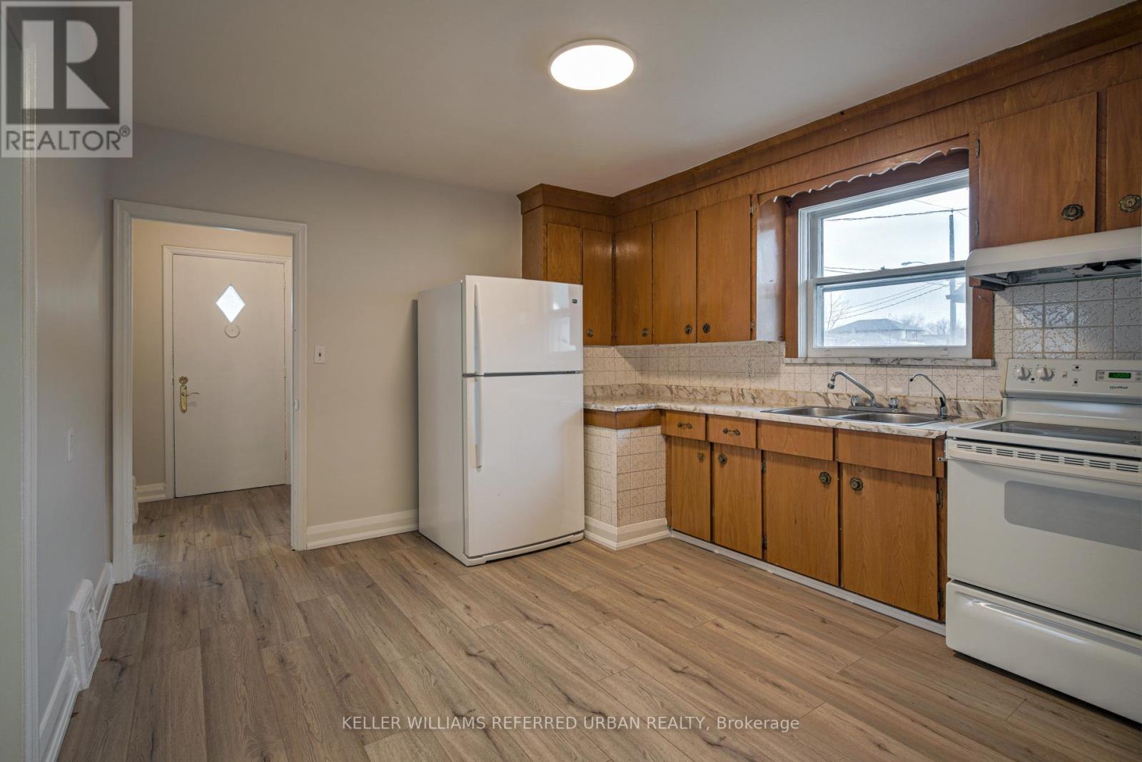 Main - 99 Hay Avenue, Toronto, Ontario  M8Z 1G3 - Photo 7 - W12465757