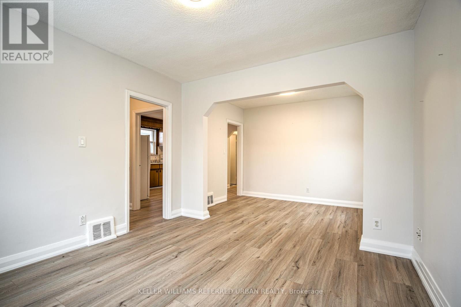 Main - 99 Hay Avenue, Toronto, Ontario  M8Z 1G3 - Photo 9 - W12465757