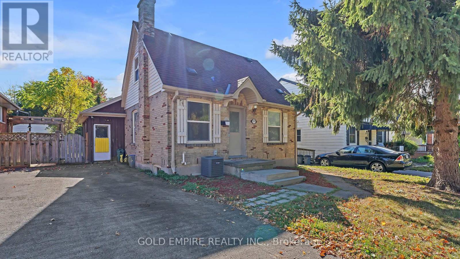 727 Whetter Avenue, London South (South H), Ontario  N6C 2H1 - Photo 1 - X12465893