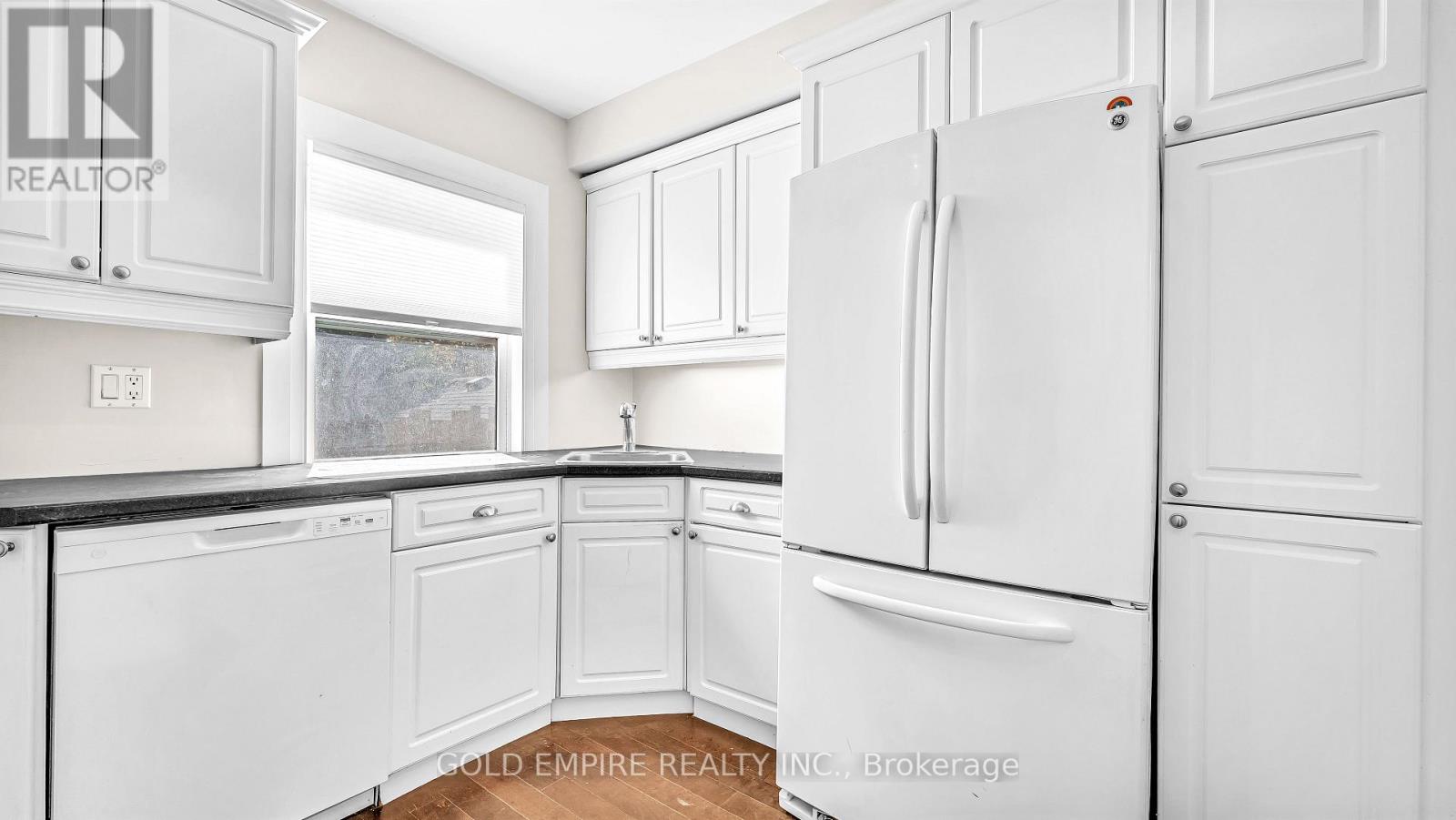 727 Whetter Avenue, London South (South H), Ontario  N6C 2H1 - Photo 10 - X12465893