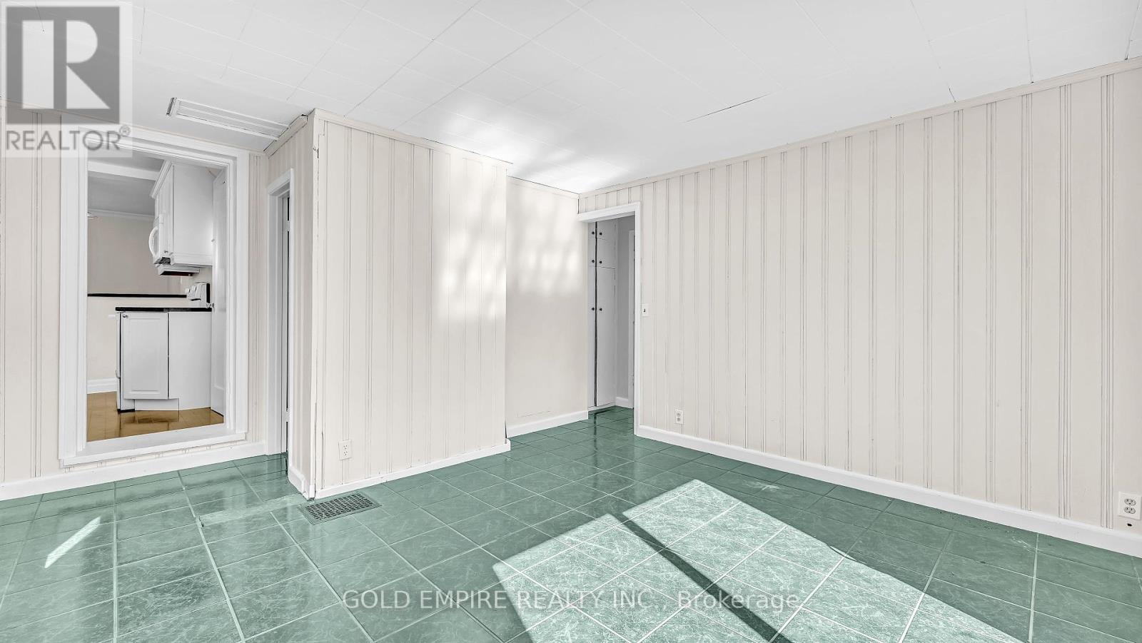 727 Whetter Avenue, London South (South H), Ontario  N6C 2H1 - Photo 13 - X12465893