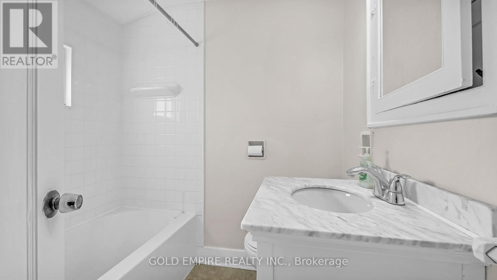 727 Whetter Avenue, London South (South H), Ontario  N6C 2H1 - Photo 17 - X12465893