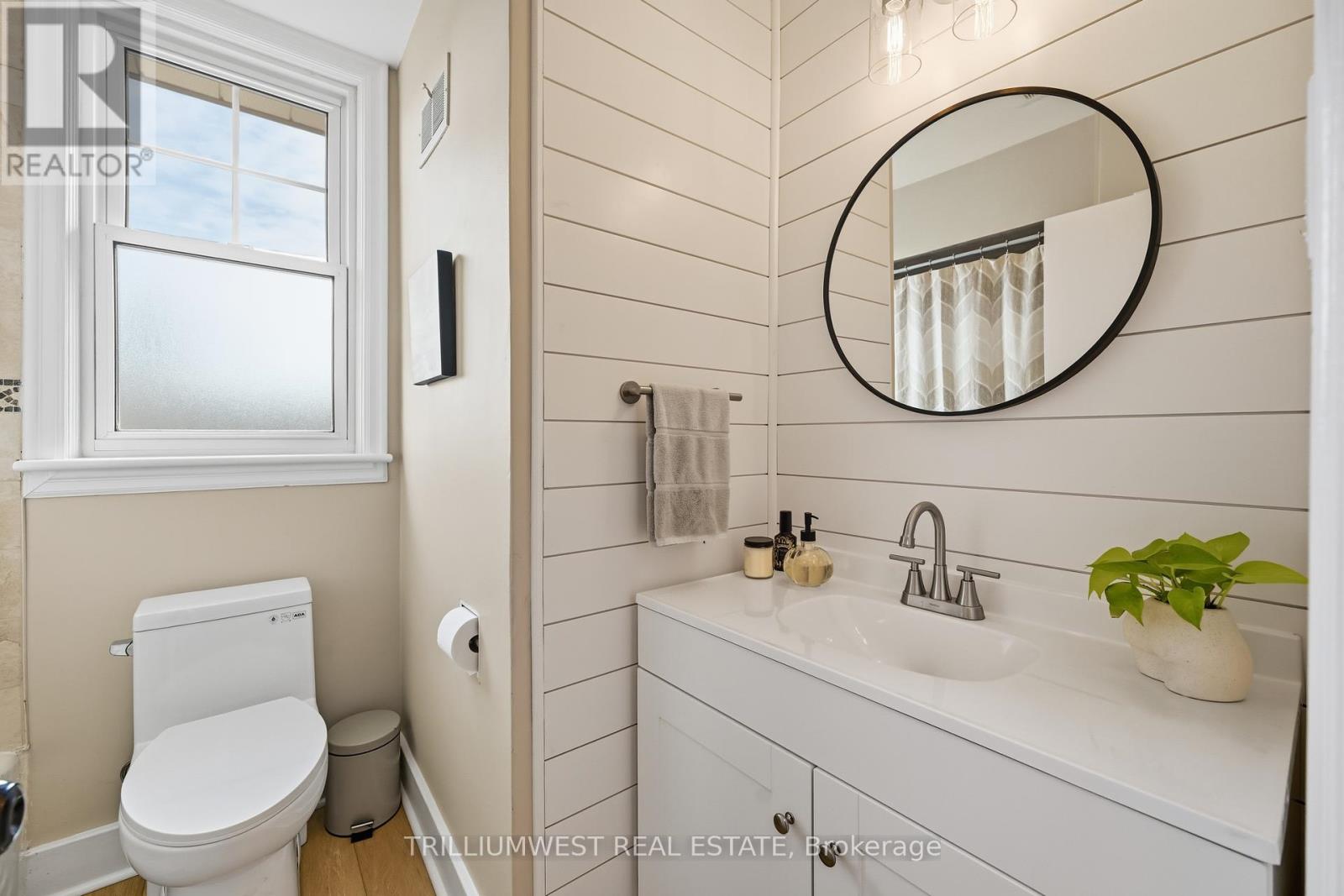 7 Avalon Avenue, Hamilton (Stoney Creek), Ontario  L8G 1X4 - Photo 21 - X12465671
