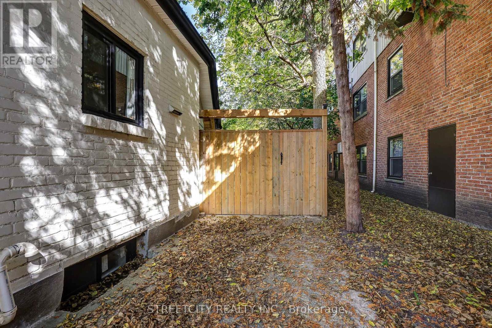 310 Egerton Street, London East, Ontario  N5Z 2G7 - Photo 3 - X12465939