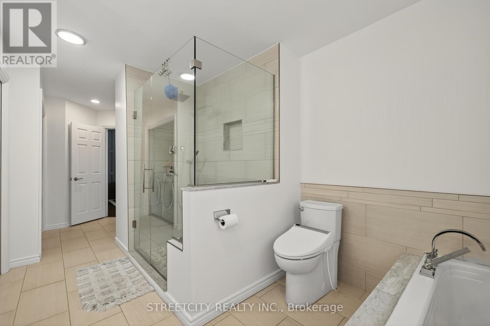 2-152 Albert Street, London East (East F), Ontario  N6A 1M1 - Photo 24 - X12465977