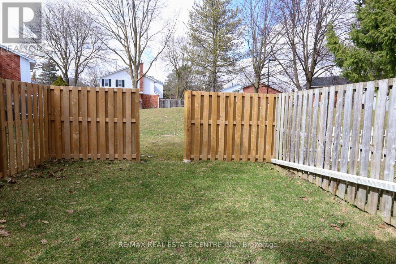 1 - 411 Keats Way, Waterloo, Ontario  N2L 5S7 - Photo 6 - X12465988