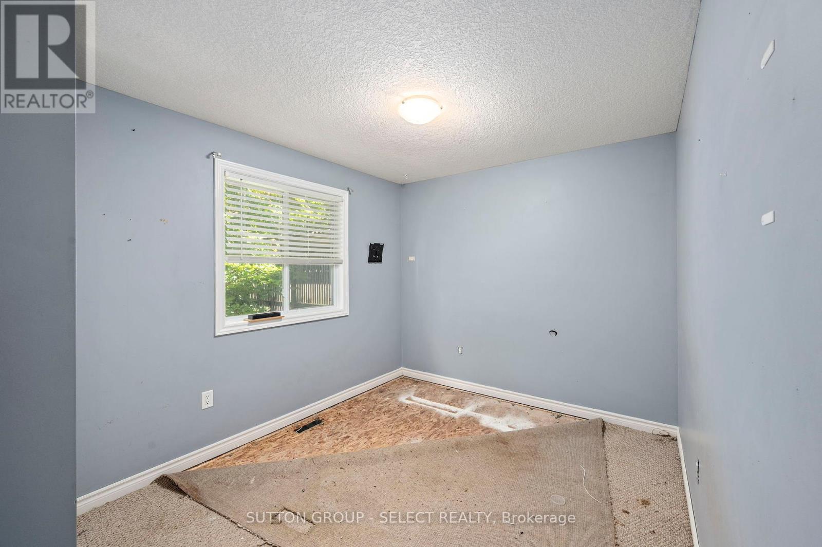 115 Bridle Path, Strathroy-Caradoc, Ontario  N7G 4K2 - Photo 11 - X12465990