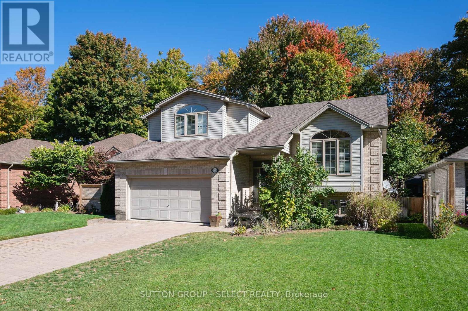 115 Bridle Path, Strathroy-Caradoc, Ontario  N7G 4K2 - Photo 2 - X12465990