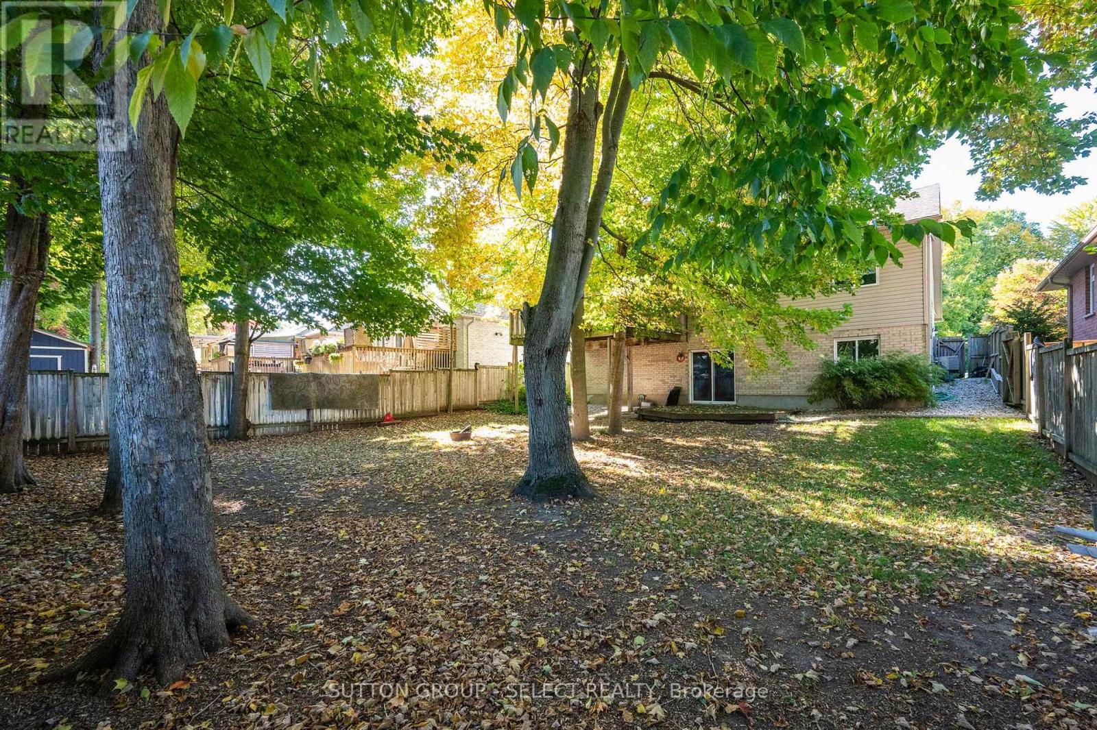 115 Bridle Path, Strathroy-Caradoc, Ontario  N7G 4K2 - Photo 22 - X12465990