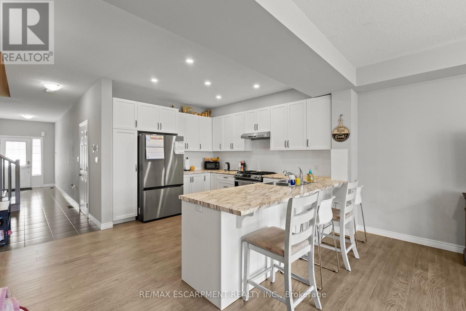 23 Zoe Lane, Hamilton, Ontario  L0R 1C0 - Photo 17 - X12465717