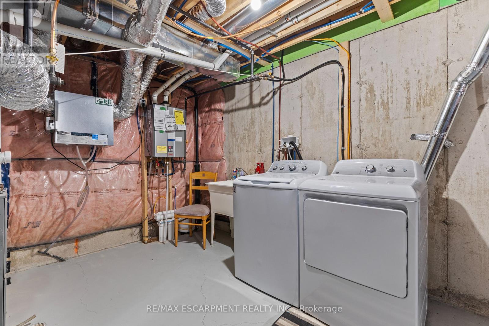 23 Zoe Lane, Hamilton, Ontario  L0R 1C0 - Photo 39 - X12465717