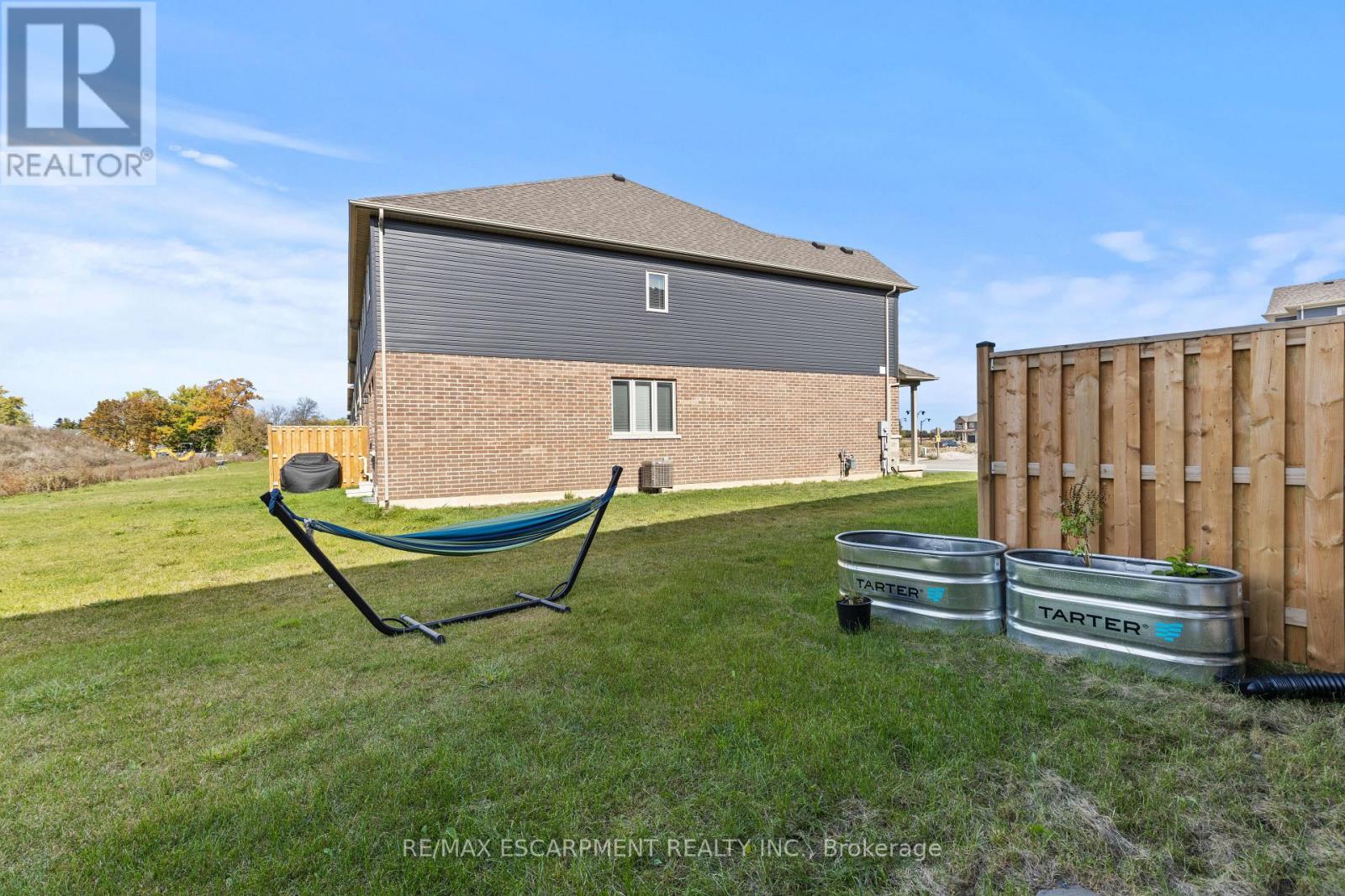 23 Zoe Lane, Hamilton, Ontario  L0R 1C0 - Photo 42 - X12465717