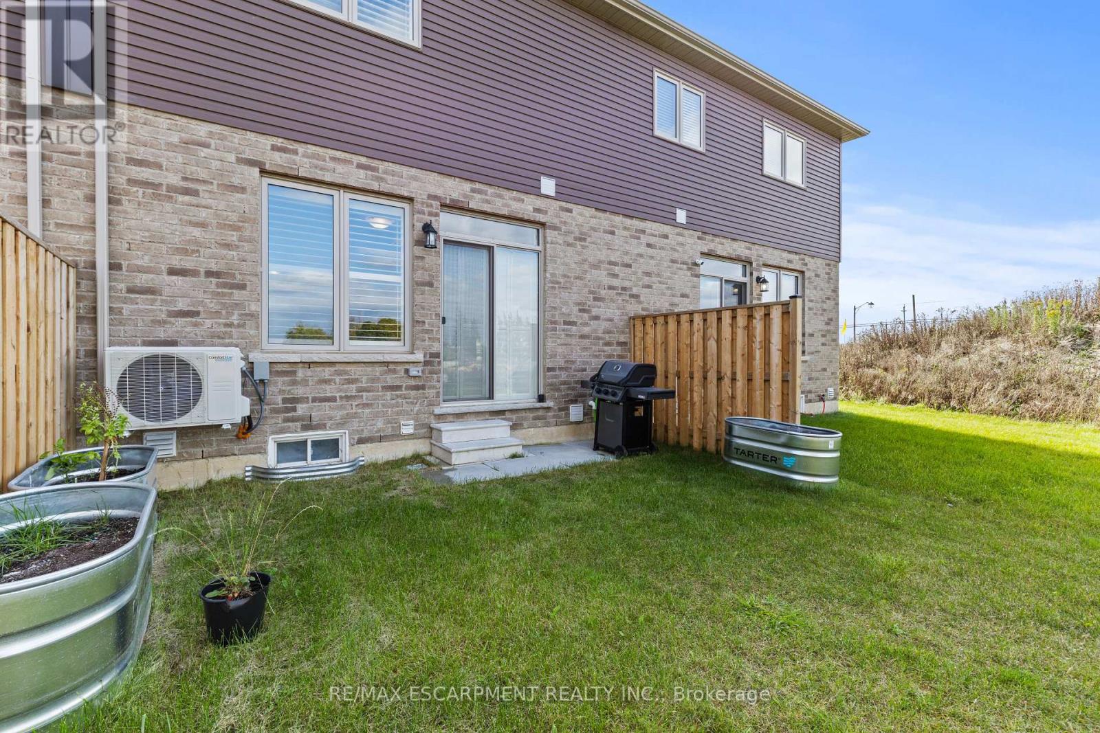 23 Zoe Lane, Hamilton, Ontario  L0R 1C0 - Photo 43 - X12465717