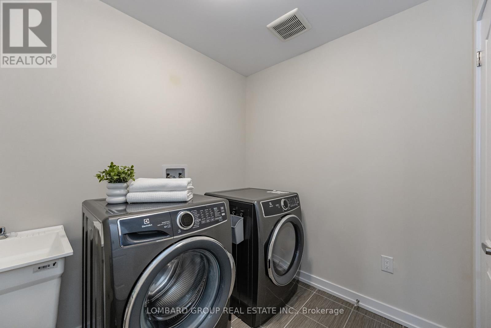 116 Whithorn Crescent, Haldimand, Ontario  N3W 0G4 - Photo 43 - X12465721