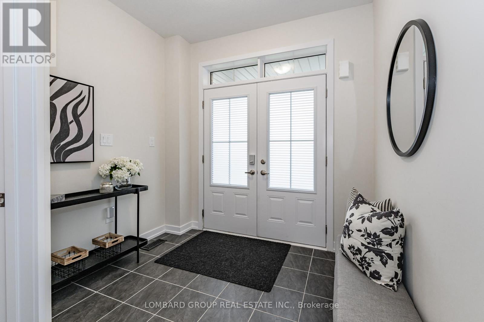 116 Whithorn Crescent, Haldimand, Ontario  N3W 0G4 - Photo 5 - X12465721