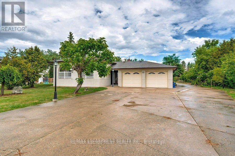 595 Green Mountain Road E, Hamilton, Ontario  L8J 2Z7 - Photo 3 - X12465731