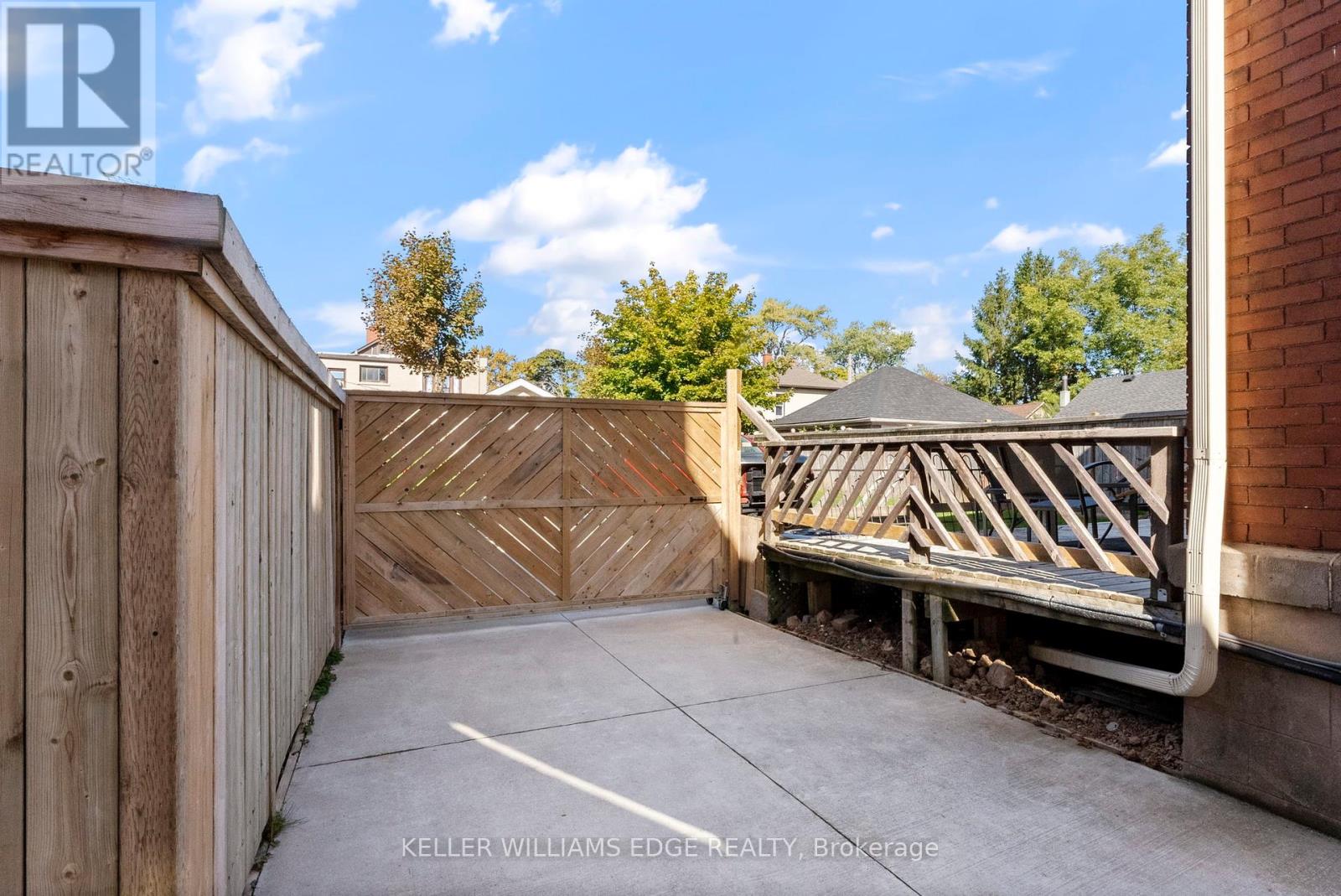 22 Griffith Street, Welland, Ontario  L3B 4G4 - Photo 4 - X12465746