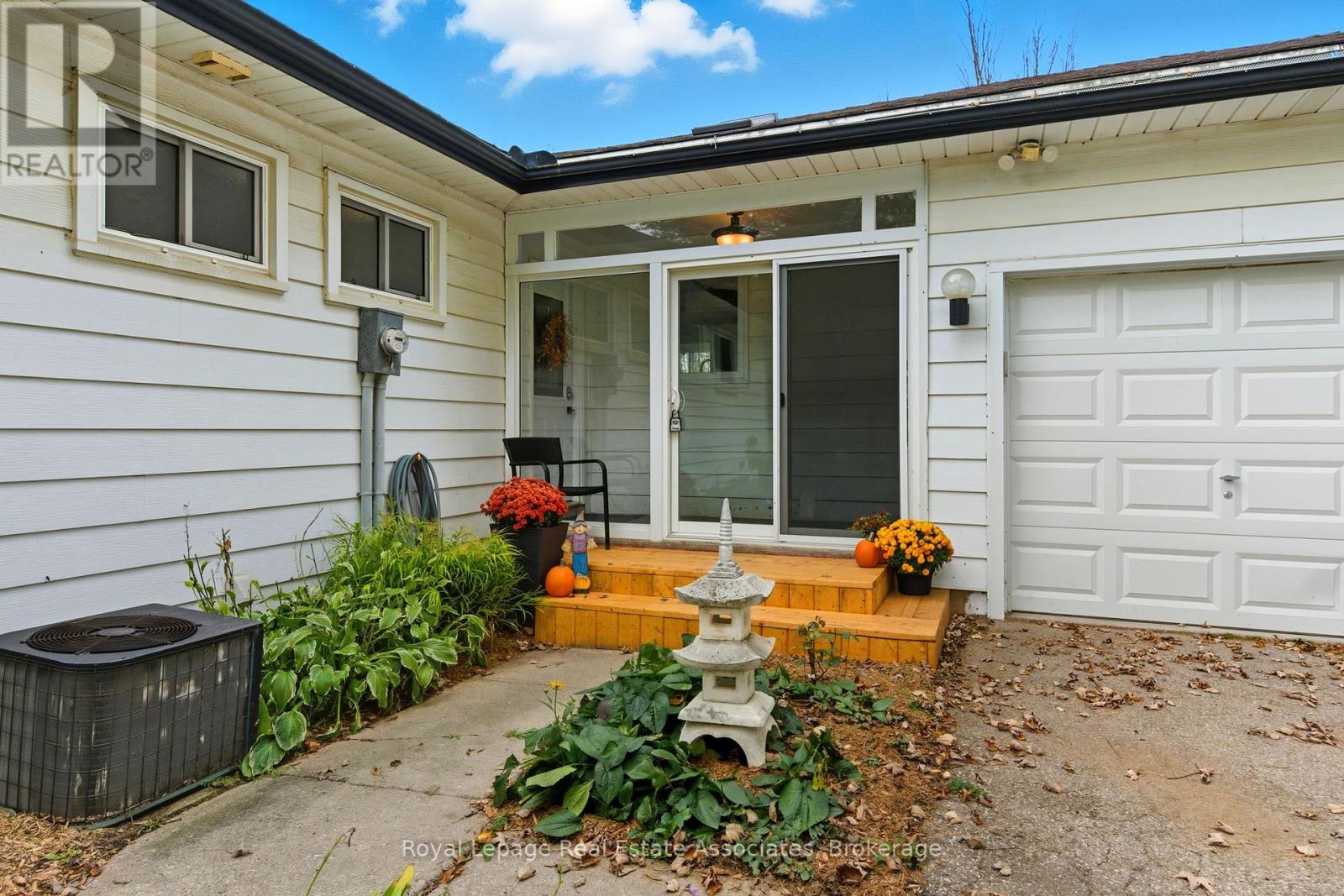 1967 Regional 97 Road, Hamilton, Ontario  N1R 5S7 - Photo 7 - X12465747