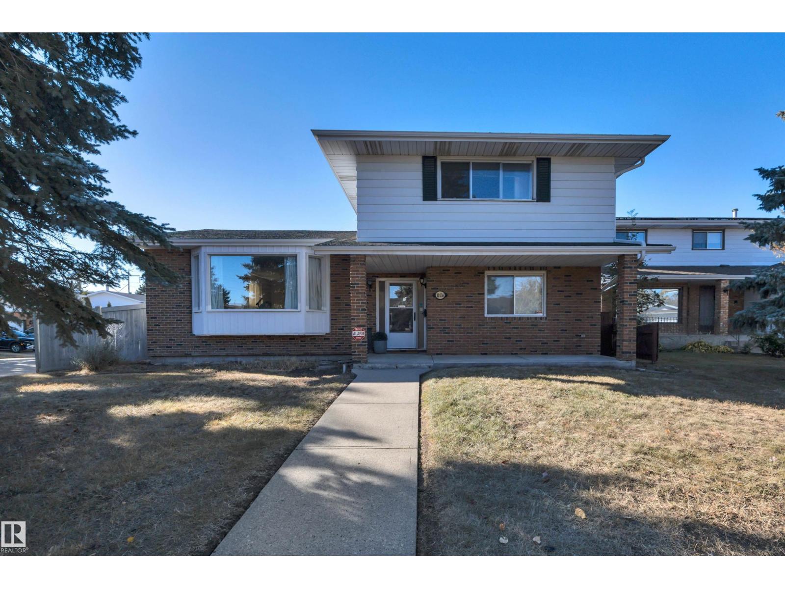 10536 30 AV NW, edmonton, Alberta