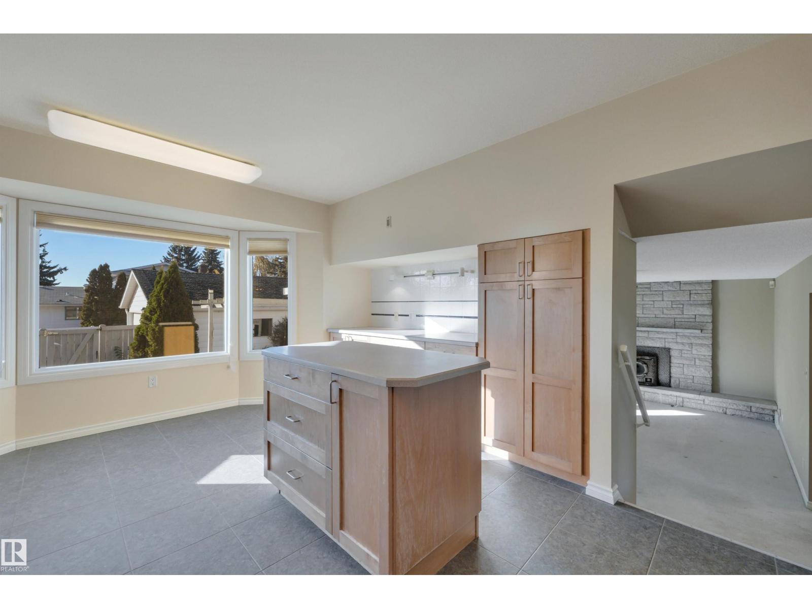 10536 30 Av Nw, Edmonton, Alberta  T6J 2Y2 - Photo 11 - E4462305
