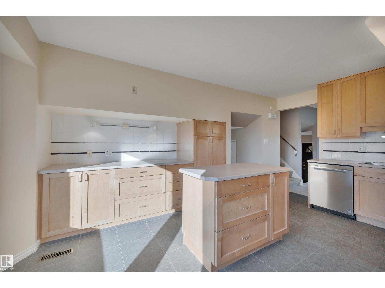 10536 30 Av Nw, Edmonton, Alberta  T6J 2Y2 - Photo 12 - E4462305