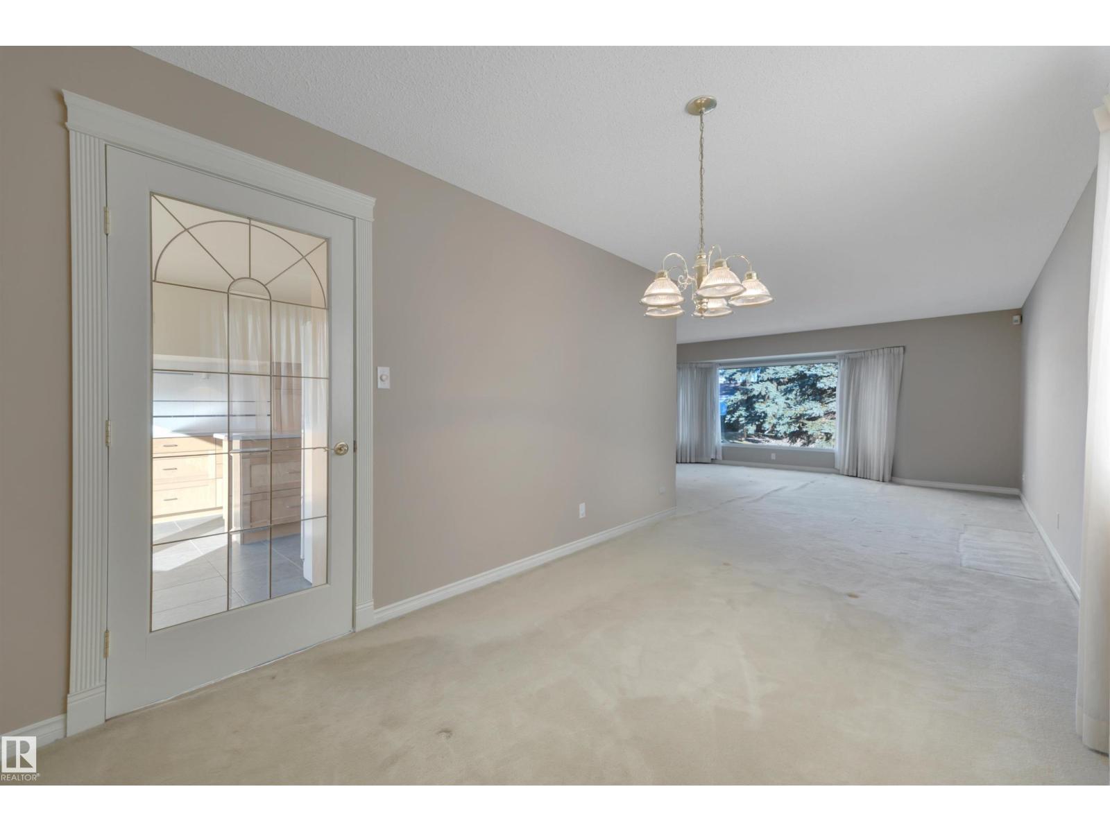 10536 30 Av Nw, Edmonton, Alberta  T6J 2Y2 - Photo 7 - E4462305