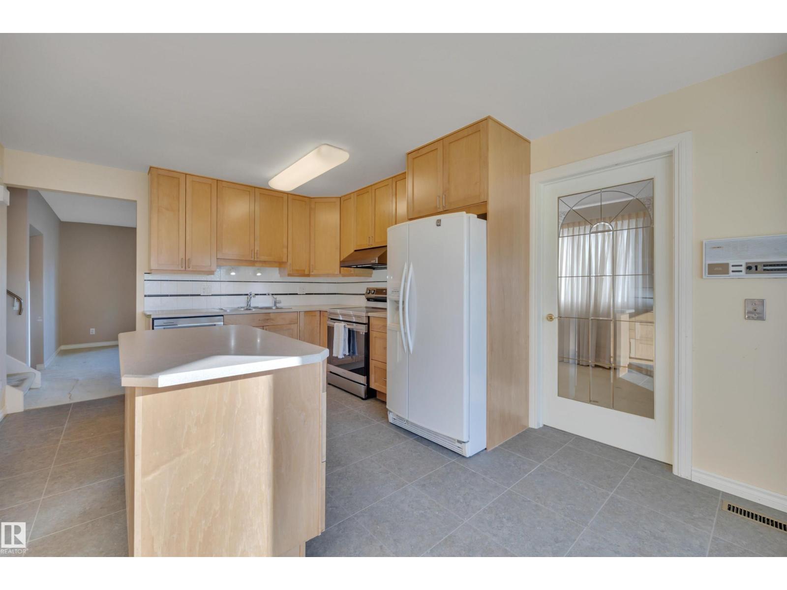10536 30 Av Nw, Edmonton, Alberta  T6J 2Y2 - Photo 9 - E4462305