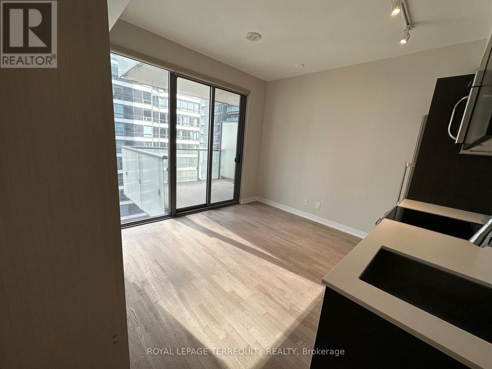 904 - 57 St Joseph Street, Toronto, Ontario  M5S 0C5 - Photo 3 - C12465772