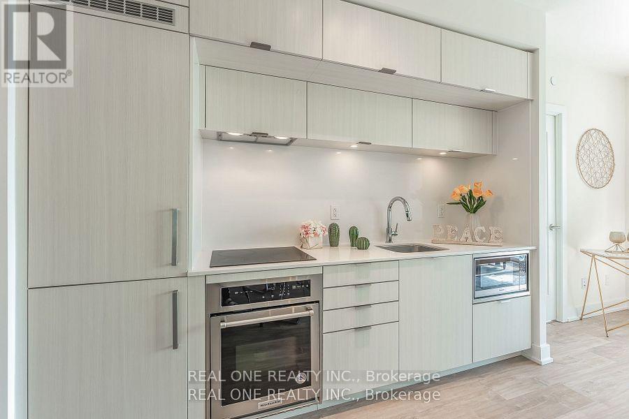 303 - 80 Vanauley Street, Toronto, Ontario  M5T 0C9 - Photo 14 - C12465784