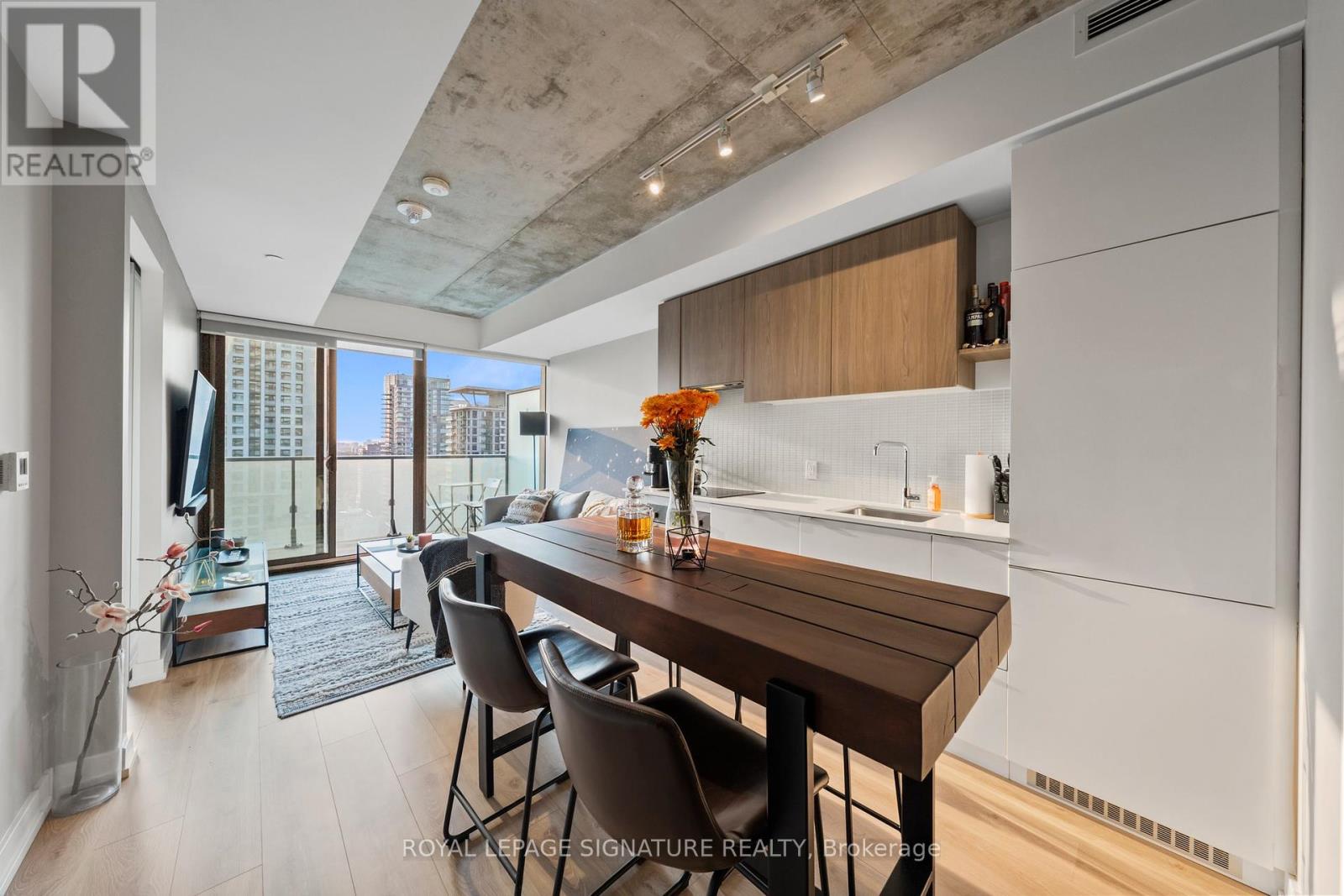 2711 - 161 Roehampton Avenue, Toronto, Ontario  M4P 0C8 - Photo 10 - C12465800