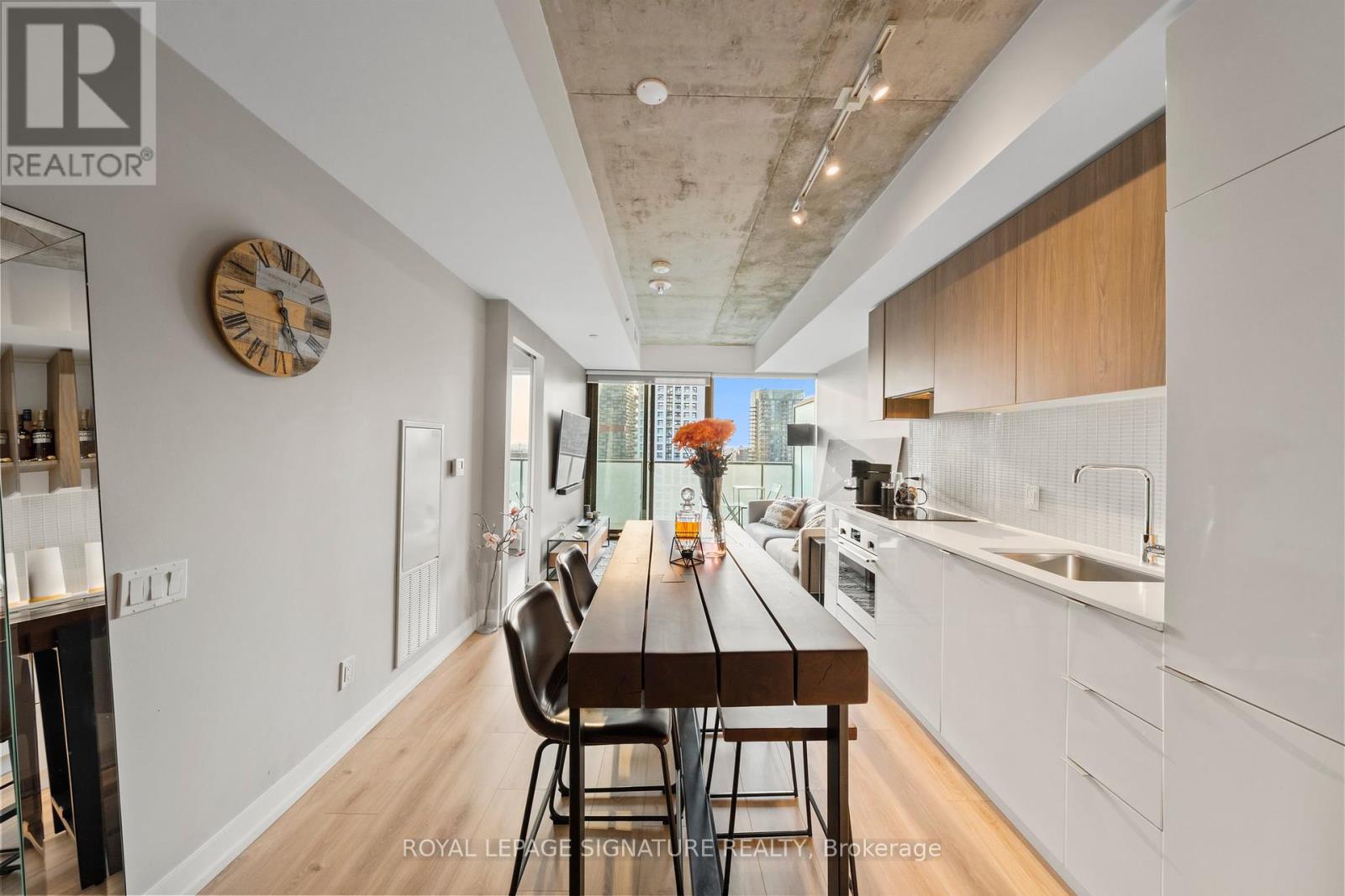 2711 - 161 Roehampton Avenue, Toronto, Ontario  M4P 0C8 - Photo 11 - C12465800