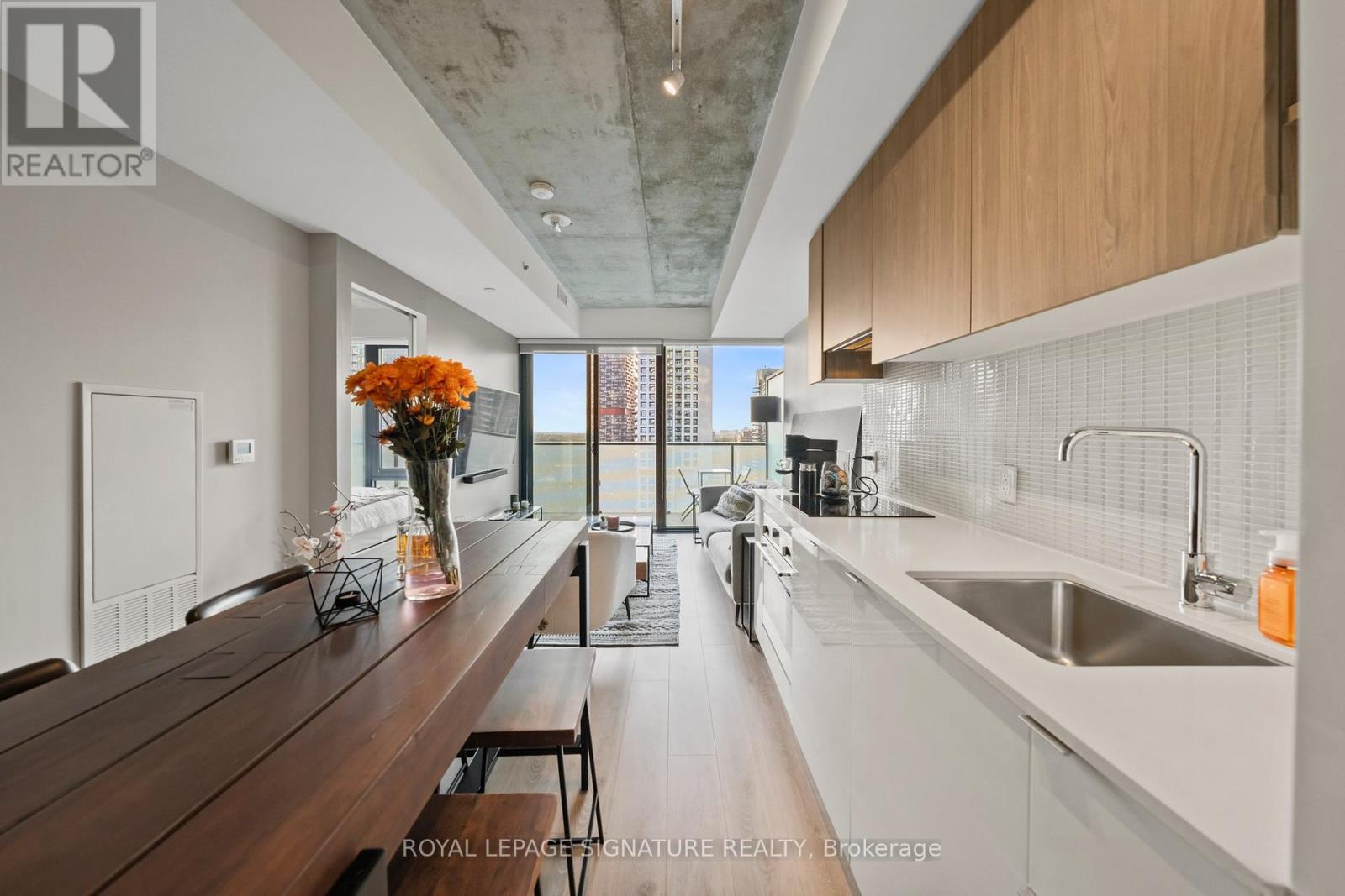 2711 - 161 Roehampton Avenue, Toronto, Ontario  M4P 0C8 - Photo 14 - C12465800
