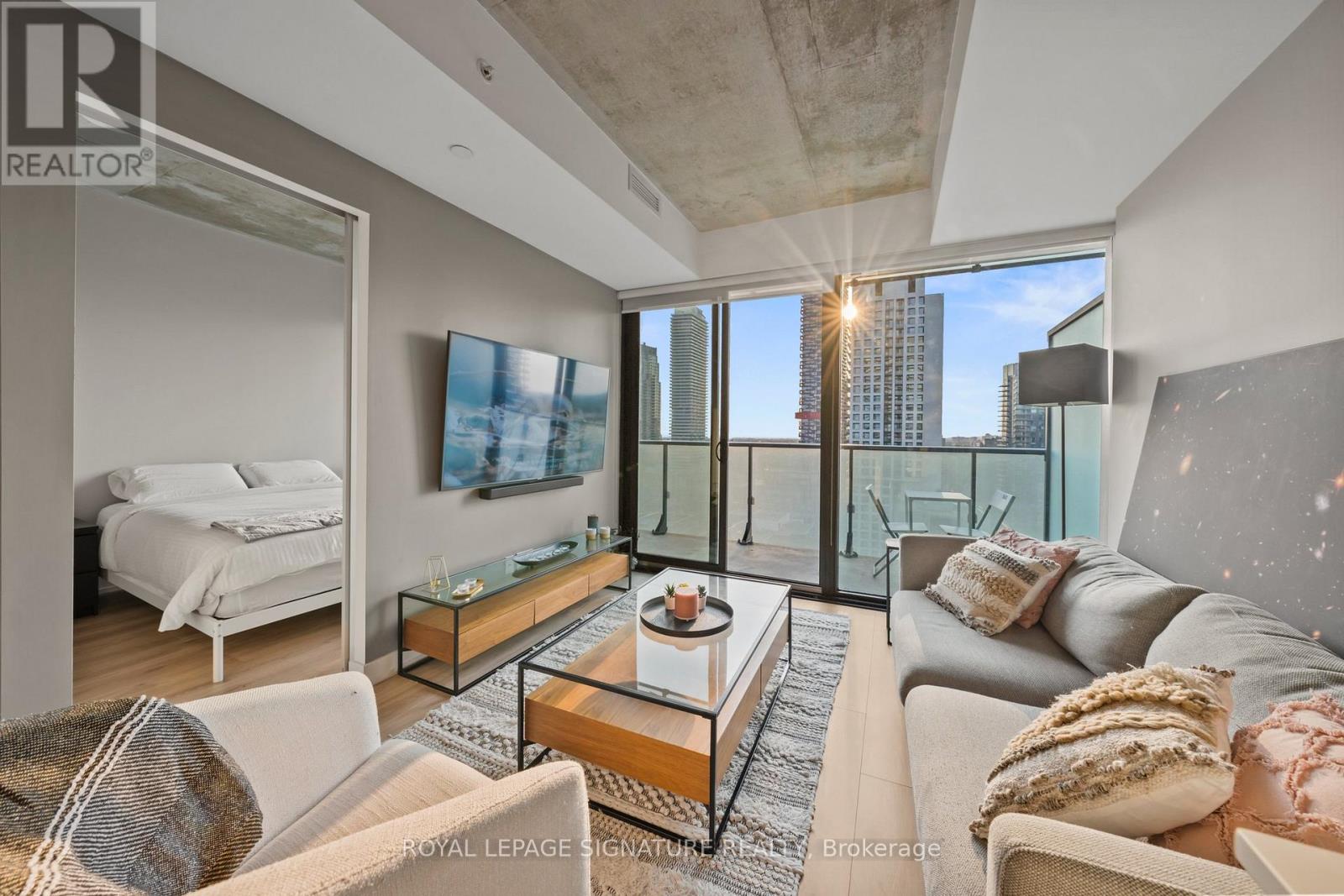 2711 - 161 Roehampton Avenue, Toronto, Ontario  M4P 0C8 - Photo 2 - C12465800