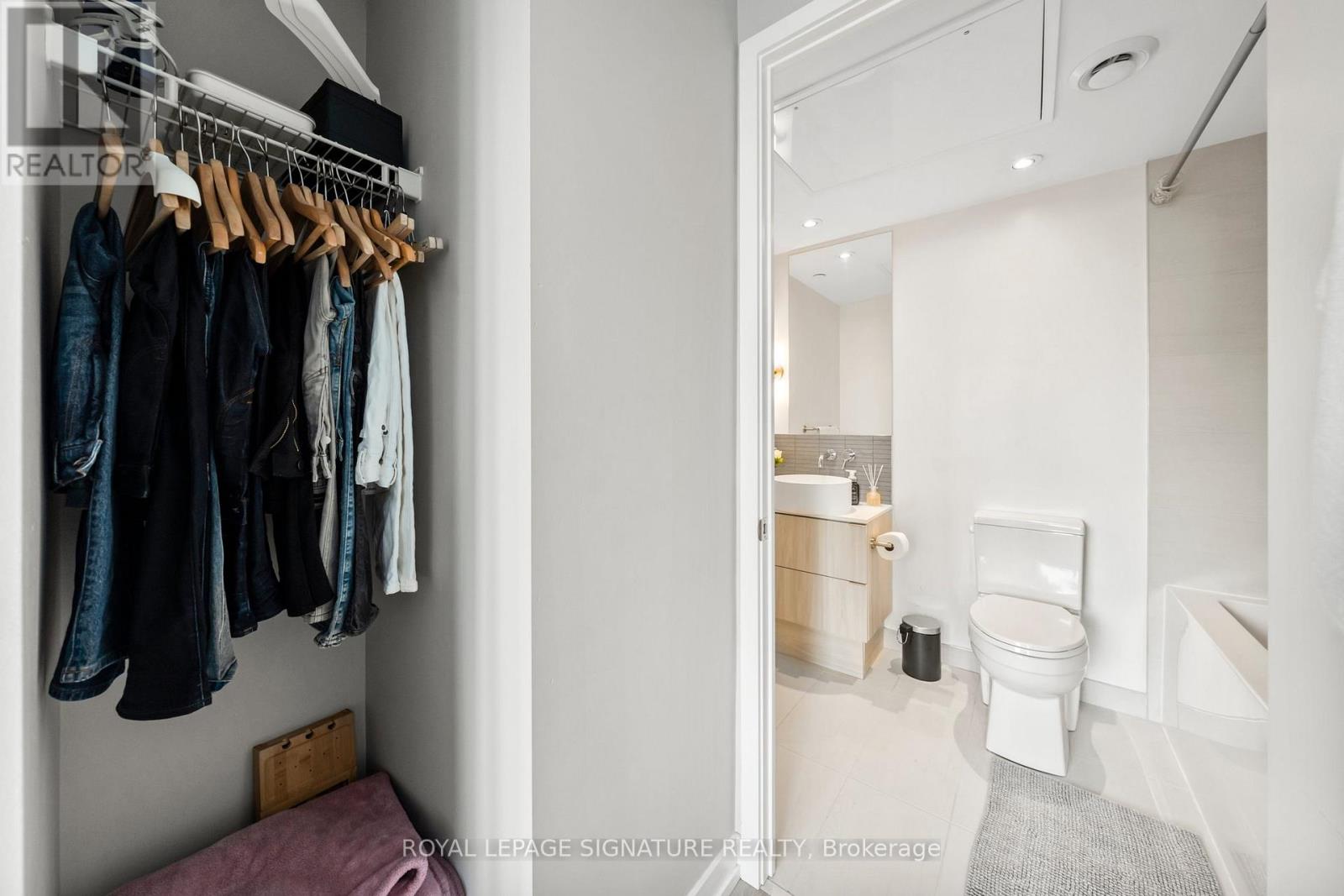 2711 - 161 Roehampton Avenue, Toronto, Ontario  M4P 0C8 - Photo 22 - C12465800