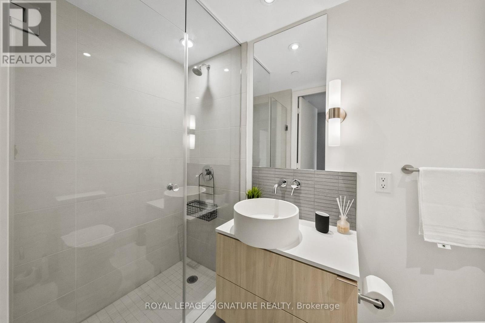 2711 - 161 Roehampton Avenue, Toronto, Ontario  M4P 0C8 - Photo 26 - C12465800