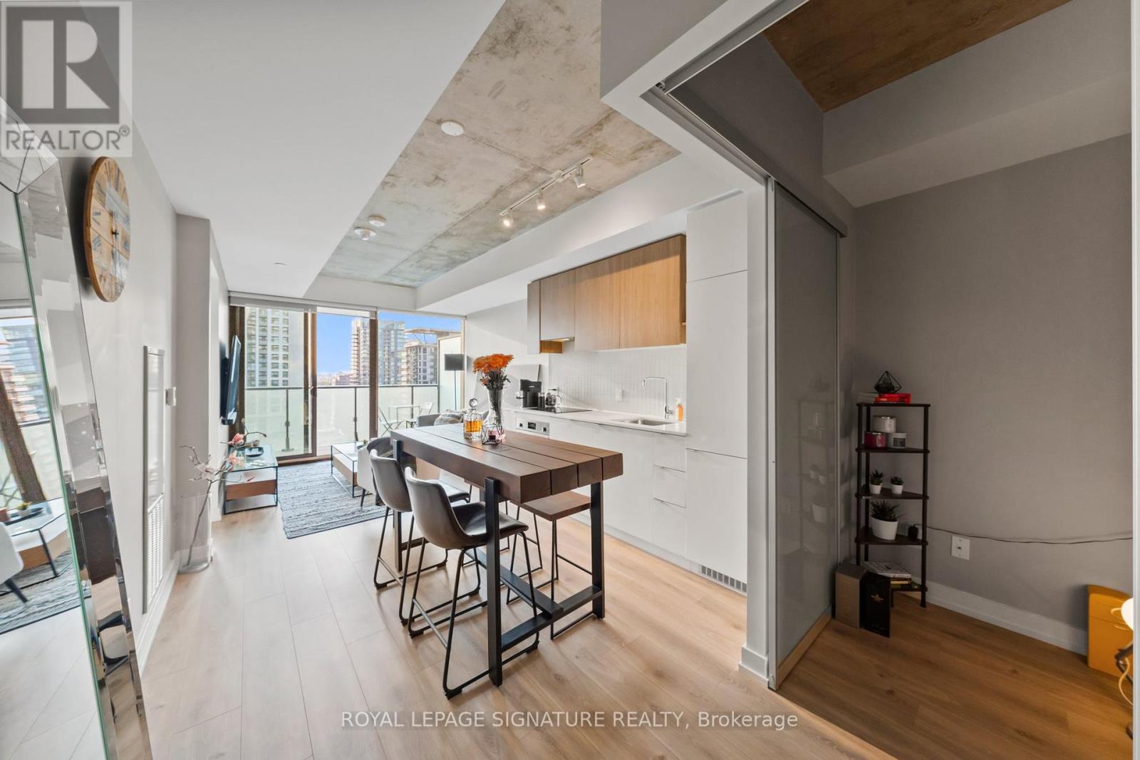 2711 - 161 Roehampton Avenue, Toronto, Ontario  M4P 0C8 - Photo 9 - C12465800