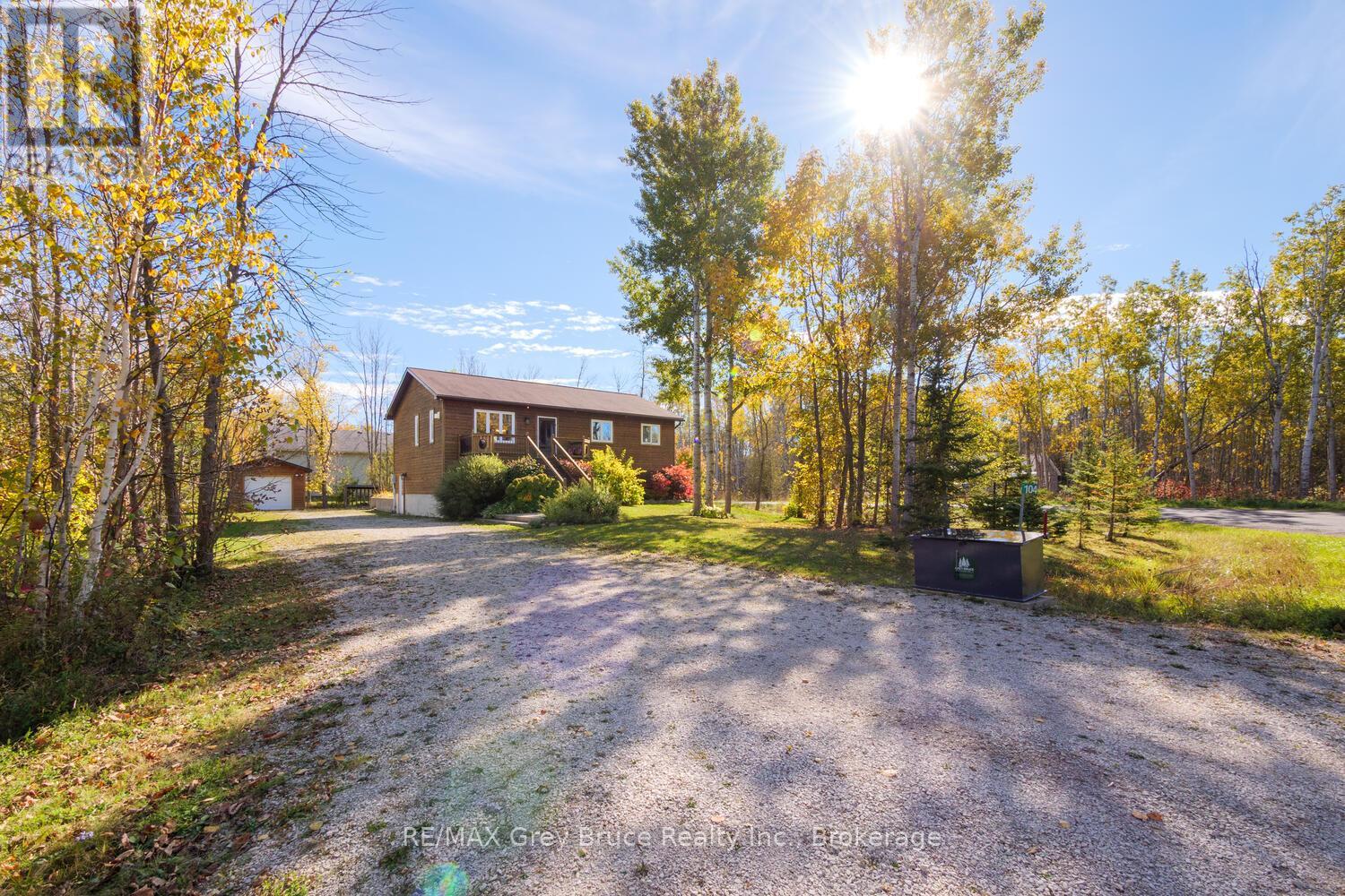 104 Maple Drive, Northern Bruce Peninsula, Ontario  N0H 1Z0 - Photo 1 - X12465894