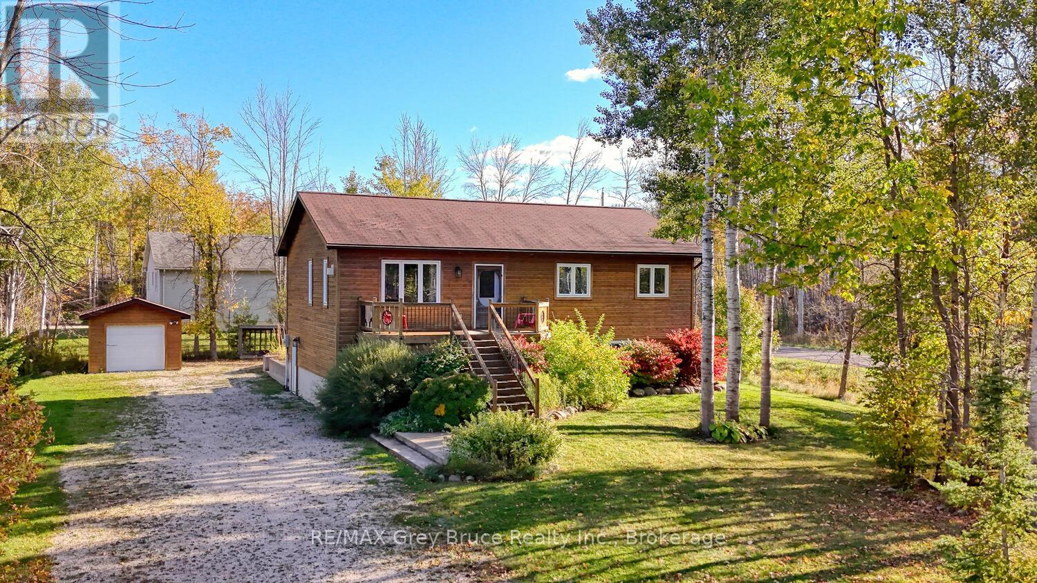 104 Maple Drive, Northern Bruce Peninsula, Ontario  N0H 1Z0 - Photo 10 - X12465894