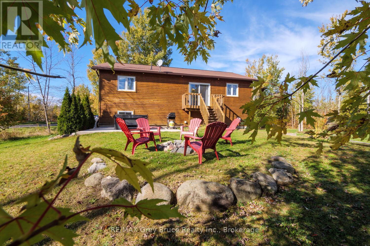 104 Maple Drive, Northern Bruce Peninsula, Ontario  N0H 1Z0 - Photo 37 - X12465894
