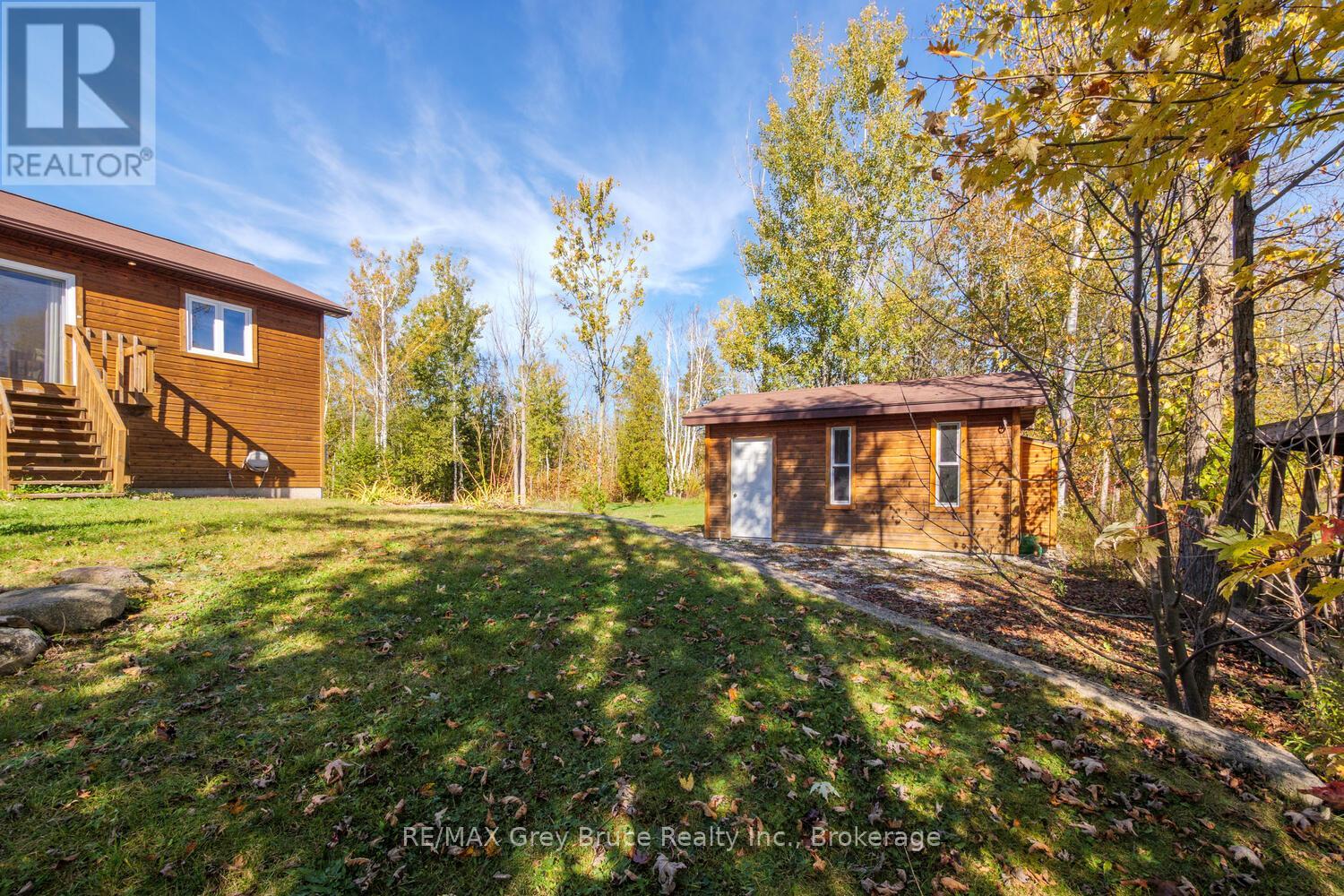 104 Maple Drive, Northern Bruce Peninsula, Ontario  N0H 1Z0 - Photo 38 - X12465894
