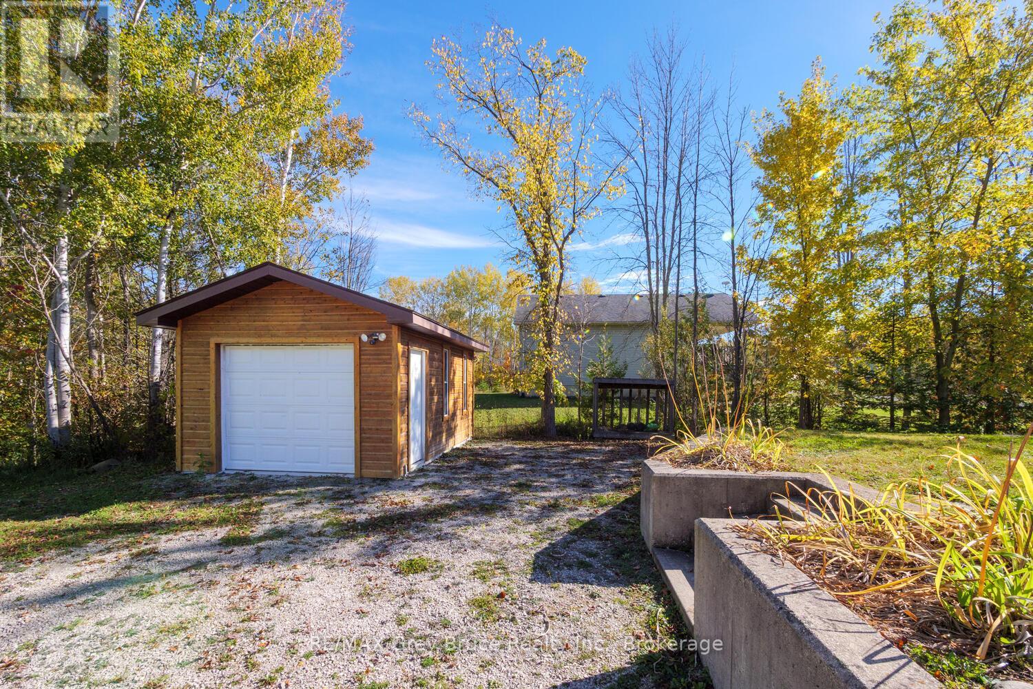 104 Maple Drive, Northern Bruce Peninsula, Ontario  N0H 1Z0 - Photo 41 - X12465894