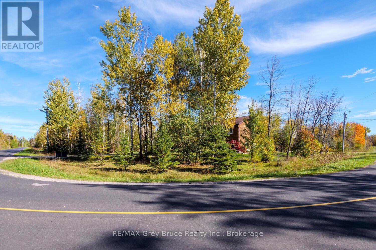 104 Maple Drive, Northern Bruce Peninsula, Ontario  N0H 1Z0 - Photo 44 - X12465894