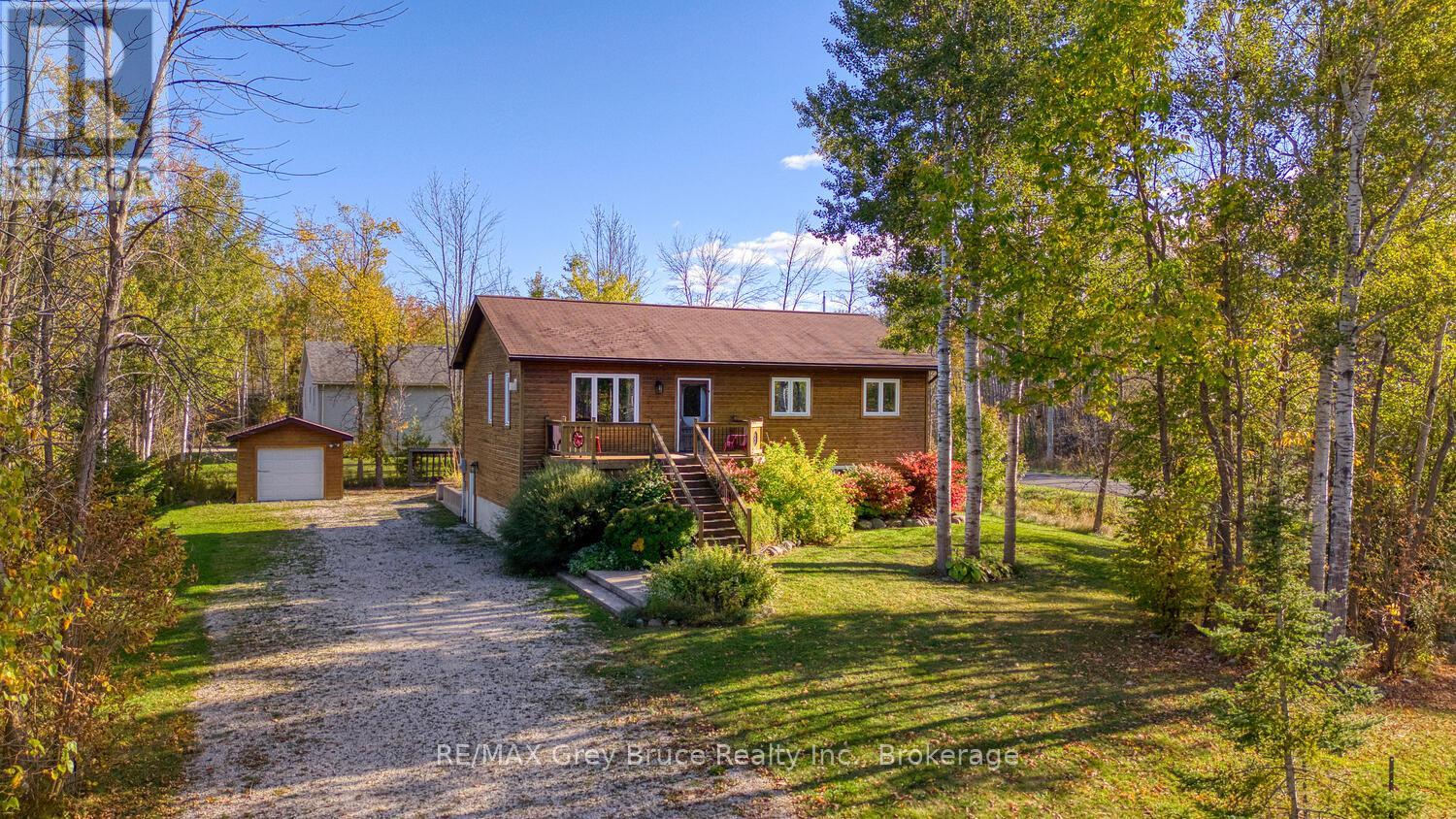 104 Maple Drive, Northern Bruce Peninsula, Ontario  N0H 1Z0 - Photo 45 - X12465894